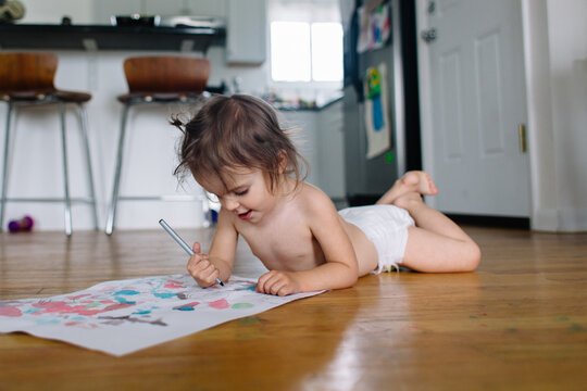 Toddler colors on paper 