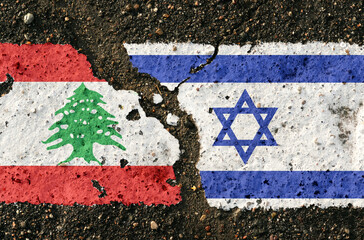On the pavement are images of the flags of Lebanon and Israel, as a symbol of confrontation.