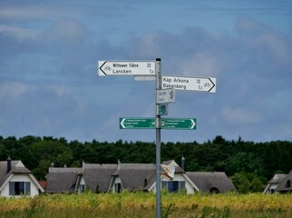 Fahrradwegausschilderung bei Dranske auf Rügen