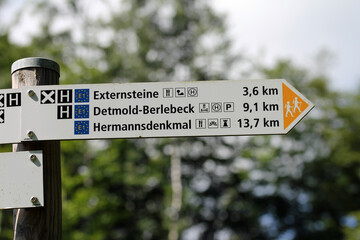 Hinweisschilder im Silberbachtal/Velmerstot, Eggeosthang