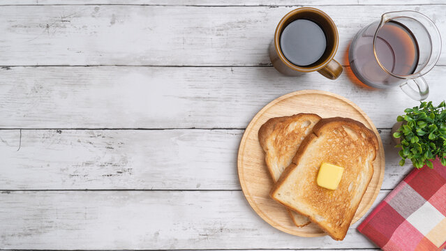 朝食イメージ・トーストとコーヒー