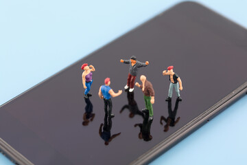 Miniature photography on internet and mobile phones