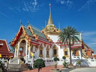 Fototapeta premium temple Ubosot, Wihan Luang Pu Rung, Tha Krabue Temple, Samut Sakhon Province to pay homage to the sacred Translation: message in front of the temple 