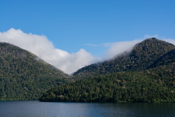夏の青空と湖　然別湖
