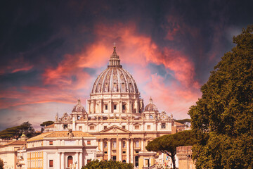 Fototapeta na wymiar Rome one of the oldest cities in the world with the most visited monuments. Ancient historic city where the ancient Romans lived and the heart of Catholicism with the Vatican