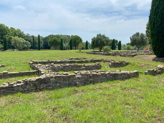 Ruines antiques d'un site archéologique à Lattes, Occitanie