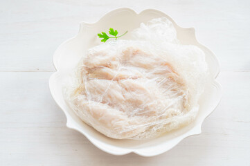 ビニール袋でレンジアップしたサラダチキン