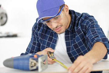 the builder worker measures something