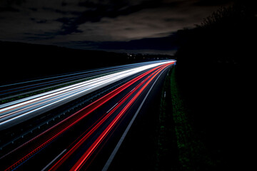 Fototapeta na wymiar Langzeitbelichtung Autobahn Streifen