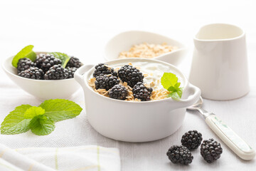 yogurt with berries
