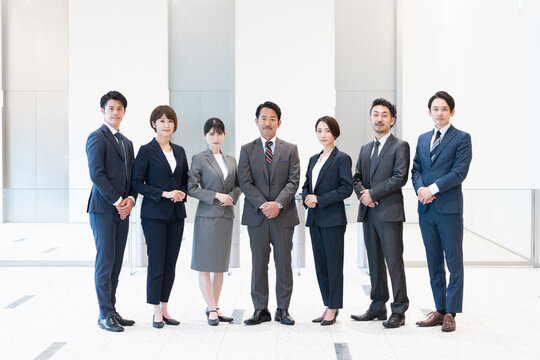 「大人数」の写真素材 | 4,238件の無料イラスト画像 | Adobe Stock