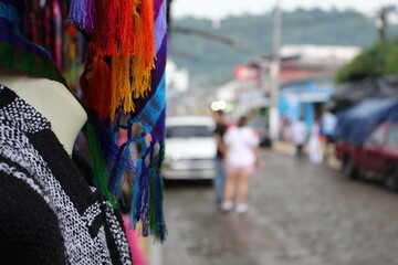 Artesanía textil colorida de EL Salvador - obrazy, fototapety, plakaty