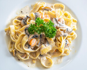 mushroom cream sauce spaghetti