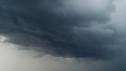 Obraz premium Ciel orageux et menaçant