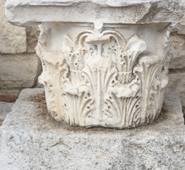 Greek capital element in Corinthian style