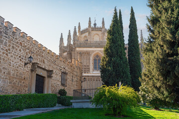 Fototapeta na wymiar Monastery of San Juan de los Reyes - Toledo, Spain