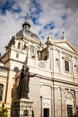 Fototapeta premium Catedral de la Almudena in Madrid, Spain