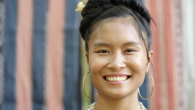 close up portrait of asian woman, Indonesian culture and heritage, female empowerment