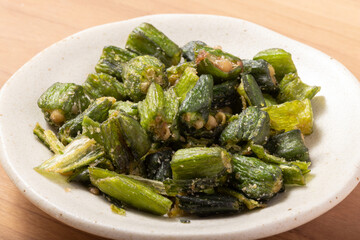 オクラ　梅かつお　スナック