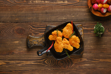 Overhead view of spicy chicken wings