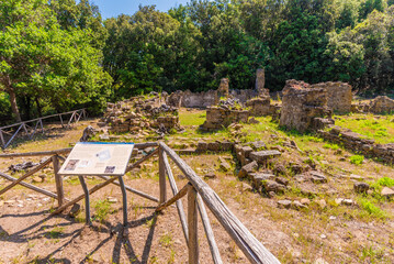 Monastero di San Quirico Ruinen bei Populonia