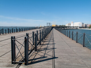 El muelle o cargadero de mineral de la compañía Riotinto en Huelva , Andalucía, España