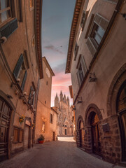 Fototapeta na wymiar street in Orvieto