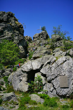 Andrang auf den Feldstein / Bruchhauser Steine Im Sauerland zwischen Olsberg und Willingen