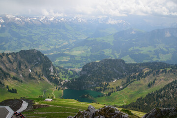 Fototapeta na wymiar Beautiful swiss alpine landscape with lake Thun.