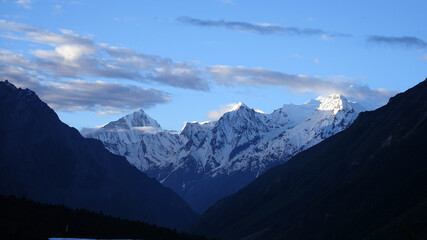 Enchanting Himalayan Horizons: Snow-Capped Peaks and Breathtaking Landscapes