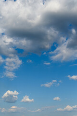 Obraz premium Beautiful white cloud on clear blue sky as nature concept .