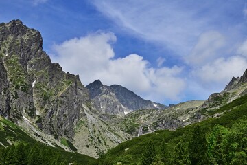 Fototapeta na wymiar Blick an Téry Hütte in Hohen Tatra