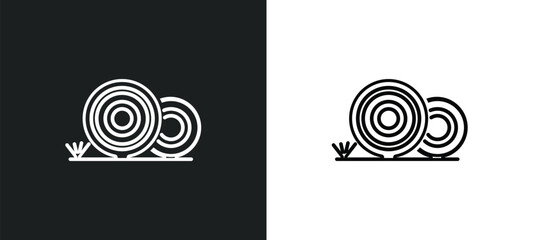 bale of hay outline icon in white and black colors. bale of hay flat vector icon from farming and gardening collection for web, mobile apps and ui. - obrazy, fototapety, plakaty