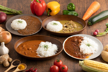 カレーライスと野菜　curry rice and vegetables	