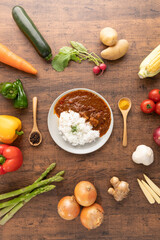 キーマカレーと野菜　curry rice and vegetables