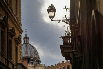 Fototapeta na wymiar Eglise dans le centre historique de Rome