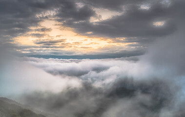 Obraz premium time lapse of clouds over the horizon
