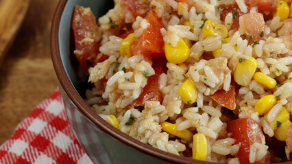 salade de riz froide, en gros plan	