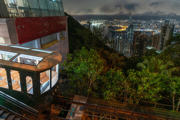 The peak tram in Hong Kong - obrazy, fototapety, plakaty