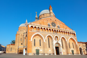 Fototapeta na wymiar Basilica of Saint Anthony in Padua, Italy . Church with Romanesque and Byzantine architecture elements