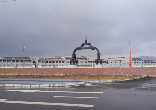 New empty buildings waiting a wave of Han chinese migrants, Qinghai province, Sogzong, China