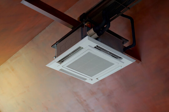 The ceiling air conditioner is a 4-way air conditioner that distributes coolness evenly, suitable for installation in a room with a wide area. save space Works quietly, easy to use, has an air filter.