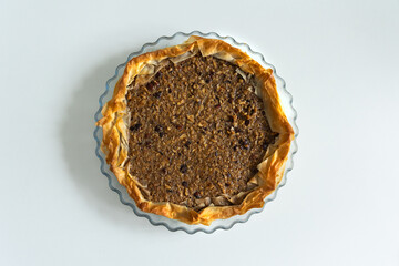 Nut cake with filo dough