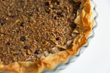 Nut cake with filo dough