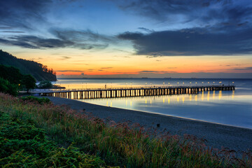Obraz premium Sunrise at the Baltic Sea in Gdynia Orlowo, Poland