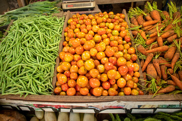 Green beans and tomatoes at a farmers market