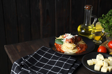 Concept of delicious food - pasta with meatballs