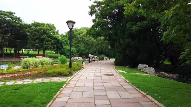 4K outdoor city garden greening environment street view