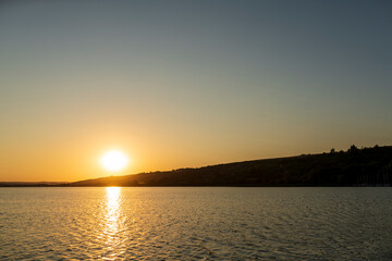 sonnenuntergang am h&uuml;gel