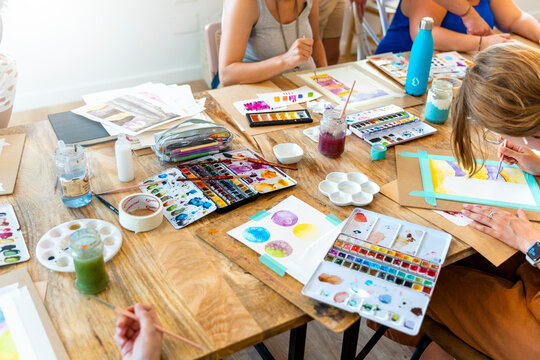 Watercolor Workshop. Artistic Growth: Women Expanding their Watercolor Skills under Expert Guidance